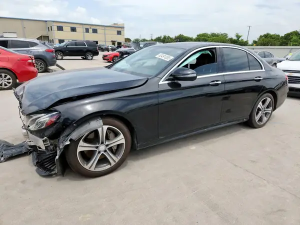 WDDZF4KB2HA057792 2017 MERCEDES-BENZ E-KLASSE - Image 1