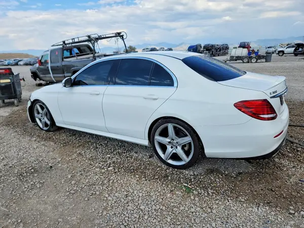 WDDZF4KB2HA082109 2017 MERCEDES-BENZ E-KLASSE - Image 2