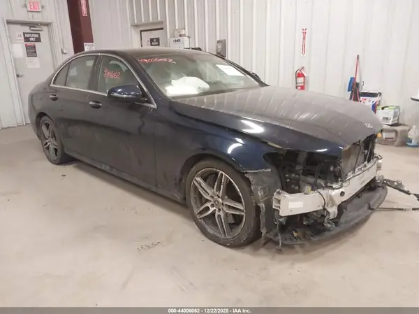 WDDZF4KB2HA228654 2017 MERCEDES-BENZ E-KLASSE - Image 1