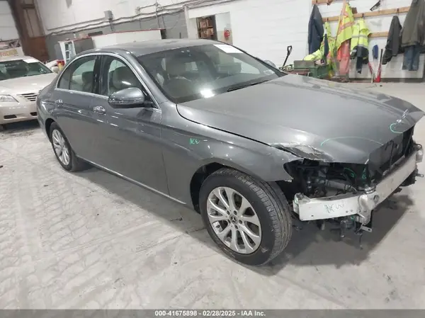 WDDZF4KB2HA241243 2017 MERCEDES-BENZ E-KLASSE - Image 1