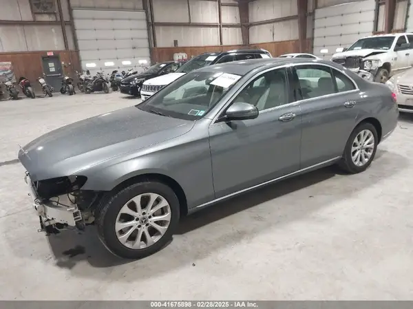 WDDZF4KB2HA241243 2017 MERCEDES-BENZ E-KLASSE - Image 2