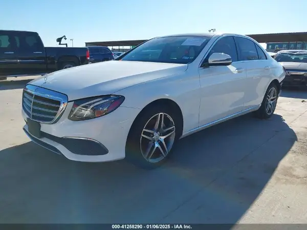 WDDZF4KB2JA391827 2018 MERCEDES-BENZ E-KLASSE - Image 2