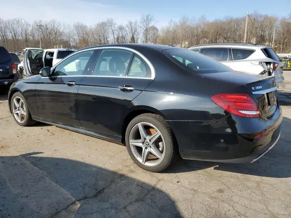 WDDZF4KB2JA460614 2018 MERCEDES-BENZ E-KLASSE - Image 2
