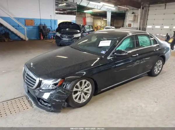 WDDZF4KB2KA577059 2019 MERCEDES-BENZ E-KLASSE - Image 2