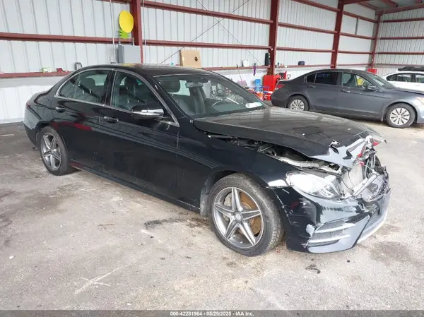 WDDZF4KB3HA084967 2017 MERCEDES-BENZ E-KLASSE - Image 1