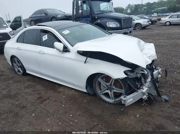 WDDZF4KB3KA551277 2019 MERCEDES-BENZ E-KLASSE - Image 1