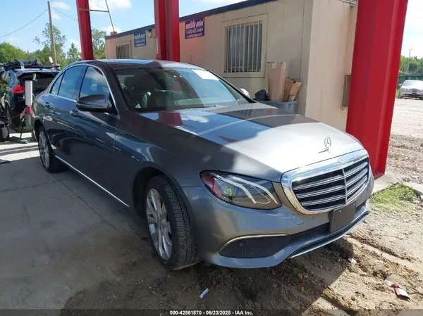 WDDZF4KB4HA072407 2017 MERCEDES-BENZ E-KLASSE - Image 1
