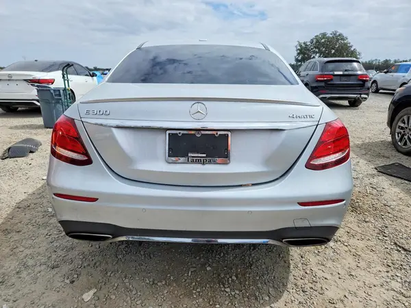 2017 MERCEDES-BENZ E-KLASSE auction photo 6