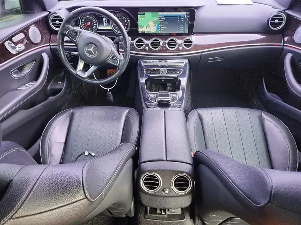 2017 MERCEDES-BENZ E-KLASSE auction photo 8