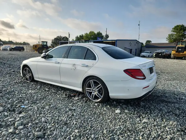 WDDZF4KB4HA230616 2017 MERCEDES-BENZ E-KLASSE - Image 2