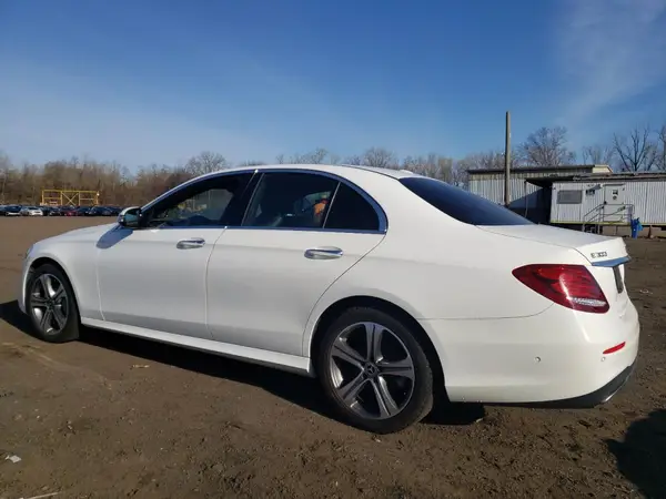 WDDZF4KB4HA237954 2017 MERCEDES-BENZ E-KLASSE - Image 2