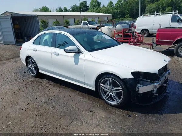 WDDZF4KB4JA370171 2018 MERCEDES-BENZ E-KLASSE - Image 1