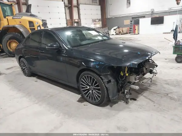 WDDZF4KB4JA377217 2018 MERCEDES-BENZ E-KLASSE - Image 1