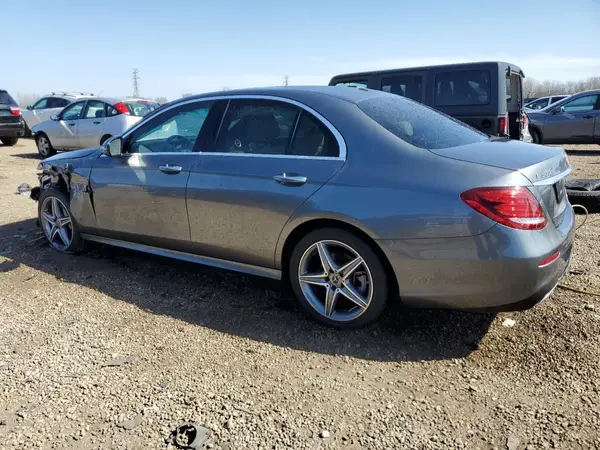 WDDZF4KB4KA528428 2019 MERCEDES-BENZ E-KLASSE - Image 2