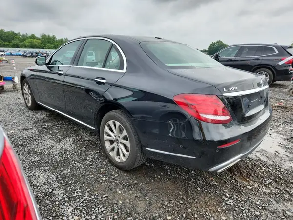 WDDZF4KB4KA533726 2019 MERCEDES-BENZ E-KLASSE - Image 2