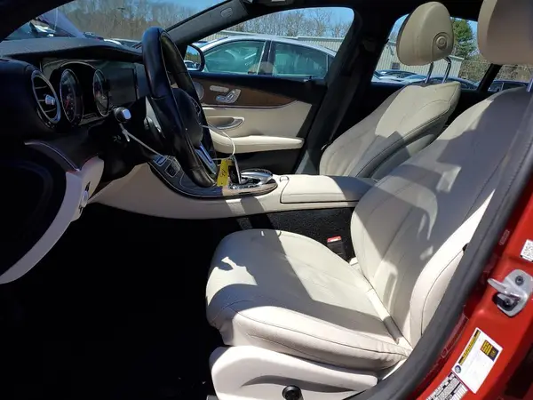 WDDZF4KB4KA567729 2019 MERCEDES-BENZ E-KLASSE - Image 1