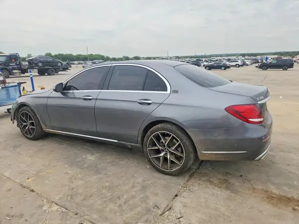 WDDZF4KB5HA128421 2017 MERCEDES-BENZ E-KLASSE - Image 2