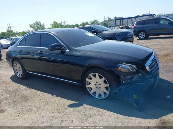 WDDZF4KB5HA181216 2017 MERCEDES-BENZ E-KLASSE - Image 1