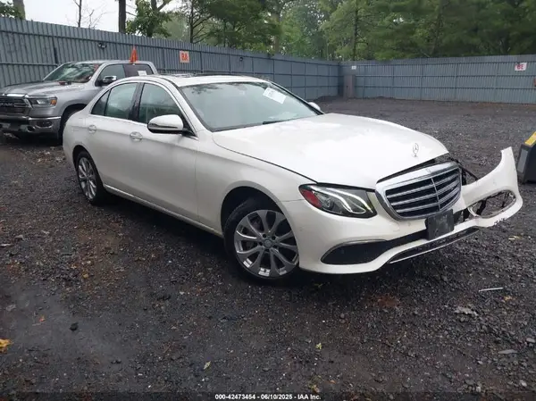 WDDZF4KB5HA187761 2017 MERCEDES-BENZ E-KLASSE - Image 1