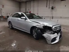 WDDZF4KB5JA380742 2018 MERCEDES-BENZ E-KLASSE