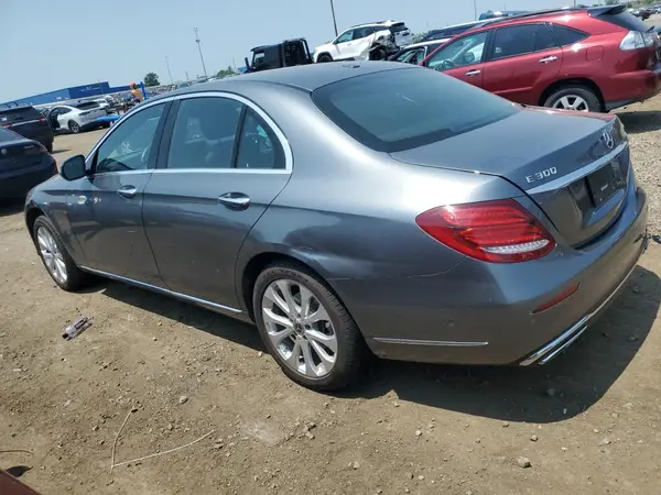 WDDZF4KB5KA637769 2019 MERCEDES-BENZ E-KLASSE - Image 2