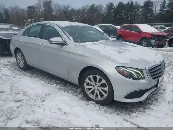 WDDZF4KB6HA110011 2017 MERCEDES-BENZ E-KLASSE - Image 1
