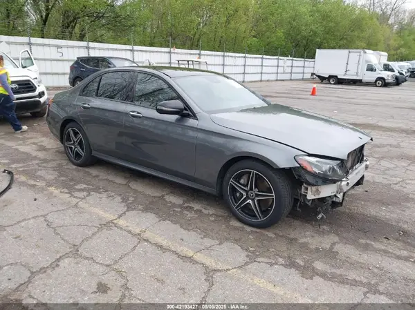 WDDZF4KB6JA376134 2018 MERCEDES-BENZ E-KLASSE - Image 1