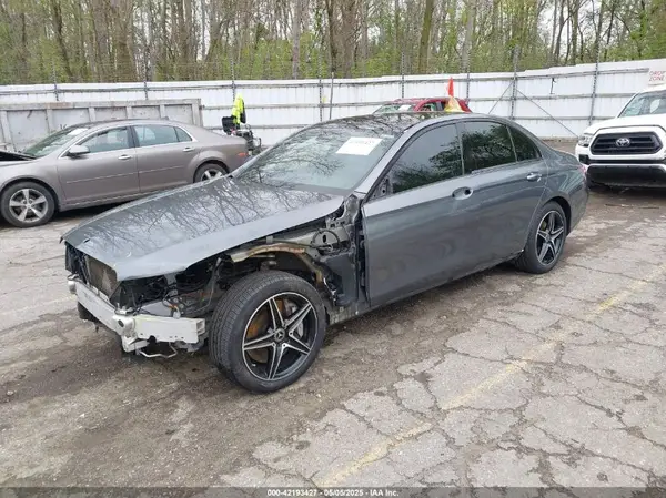 WDDZF4KB6JA376134 2018 MERCEDES-BENZ E-KLASSE - Image 2