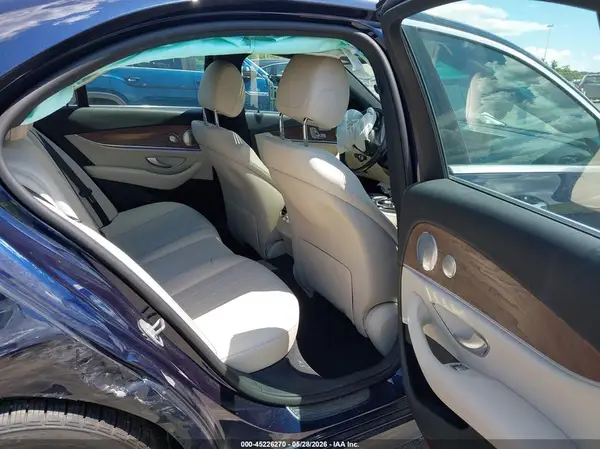 WDDZF4KB7HA031821 2017 MERCEDES-BENZ E-KLASSE - Image 8