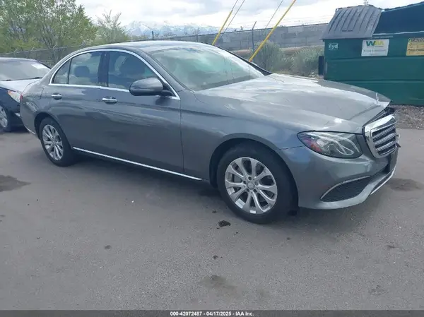 WDDZF4KB7HA127643 2017 MERCEDES-BENZ E-KLASSE - Image 1