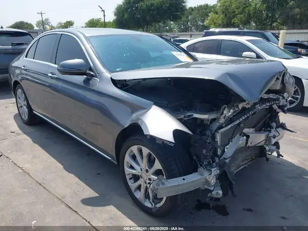 WDDZF4KB7HA201451 2017 MERCEDES-BENZ E-KLASSE - Image 1