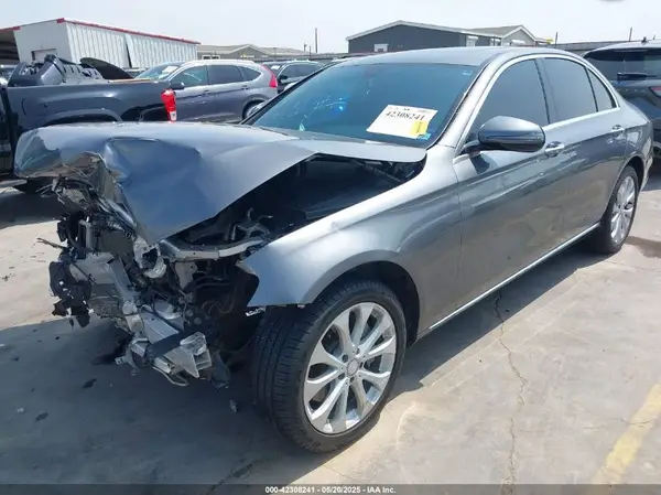 WDDZF4KB7HA201451 2017 MERCEDES-BENZ E-KLASSE - Image 2