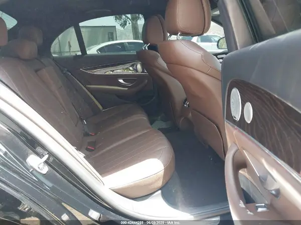 WDDZF4KB7HA217326 2017 MERCEDES-BENZ E-KLASSE - Image 8