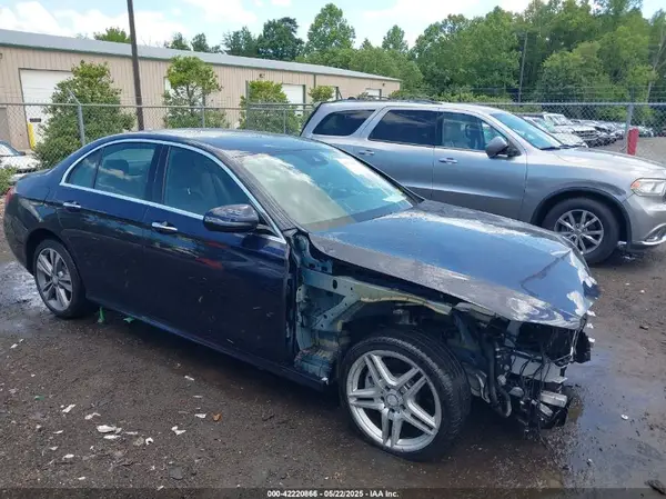 WDDZF4KB7JA432582 2018 MERCEDES-BENZ E-KLASSE - Image 1