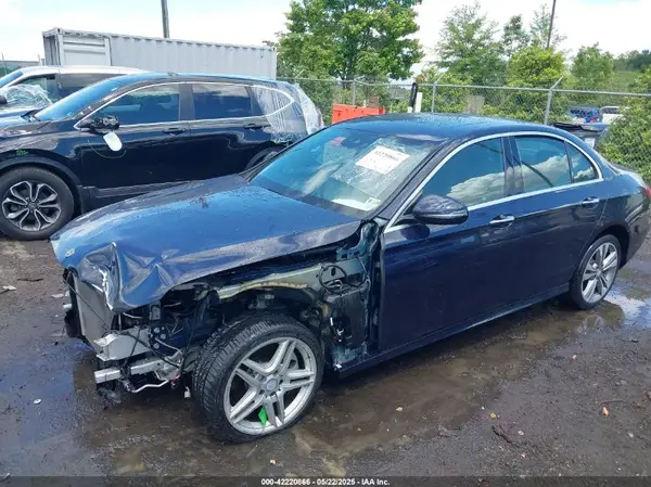 WDDZF4KB7JA432582 2018 MERCEDES-BENZ E-KLASSE - Image 2