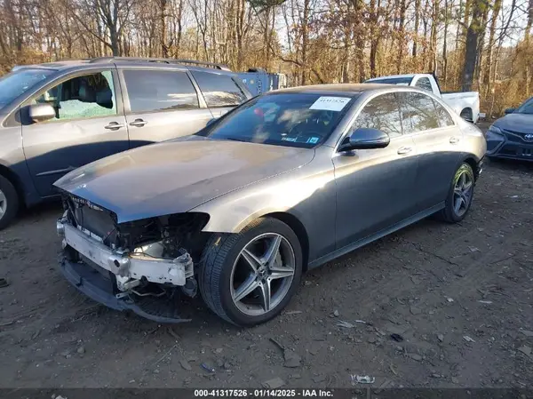 WDDZF4KB7JA467137 2018 MERCEDES-BENZ E-KLASSE - Image 2
