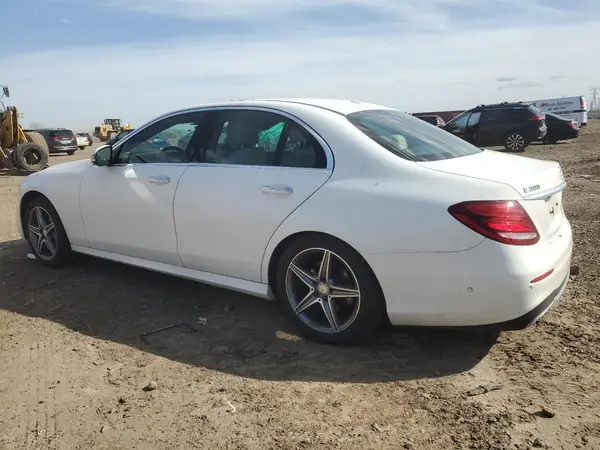 WDDZF4KB8HA014798 2017 MERCEDES-BENZ E-KLASSE - Image 2