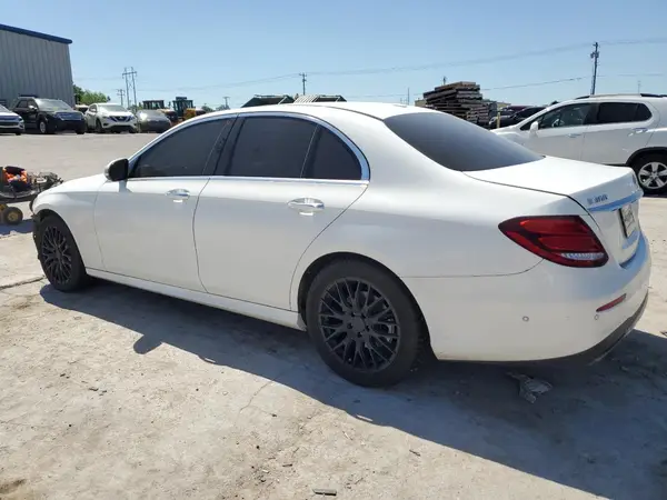 WDDZF4KB8HA016812 2017 MERCEDES-BENZ E-KLASSE - Image 2