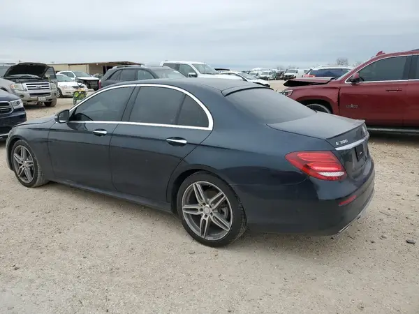 WDDZF4KB8HA039636 2017 MERCEDES-BENZ E-KLASSE - Image 2