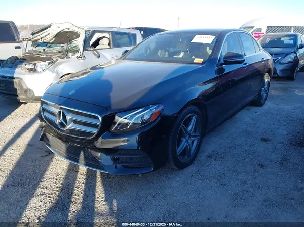 WDDZF4KB8HA043847 2017 MERCEDES-BENZ E-KLASSE - Image 2