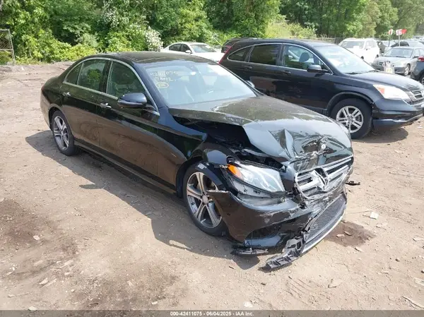 WDDZF4KB8HA125884 2017 MERCEDES-BENZ E-KLASSE - Image 1