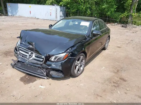 WDDZF4KB8HA125884 2017 MERCEDES-BENZ E-KLASSE - Image 2