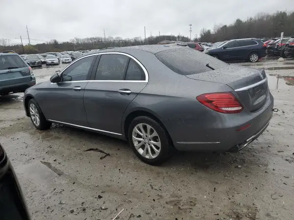 WDDZF4KB8HA148629 2017 MERCEDES-BENZ E-KLASSE - Image 2