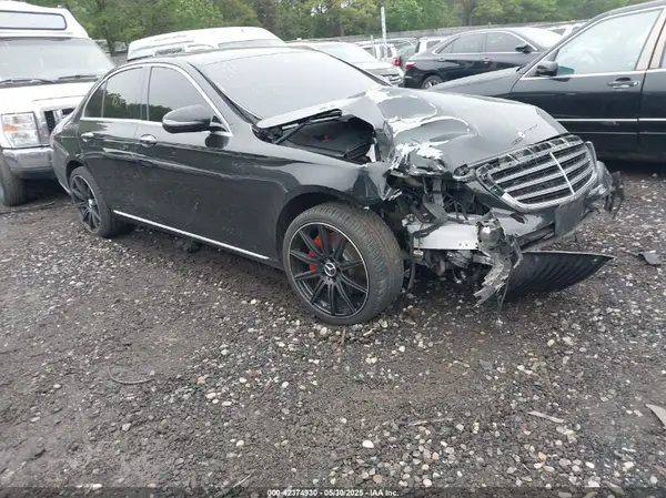 WDDZF4KB8HA211812 2017 MERCEDES-BENZ E-KLASSE - Image 1