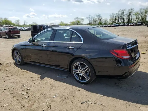 WDDZF4KB8KA606628 2019 MERCEDES-BENZ E-KLASSE - Image 2