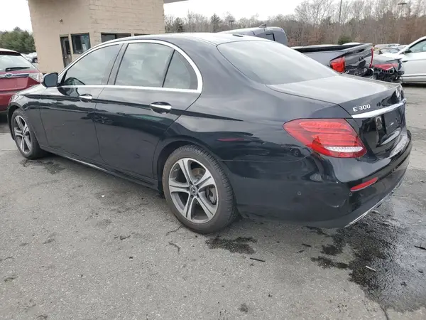 WDDZF4KB9KA533169 2019 MERCEDES-BENZ E-KLASSE - Image 2