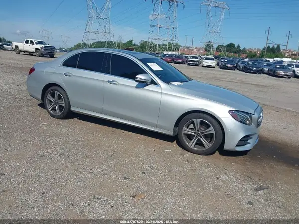 WDDZF4KB9KA550117 2019 MERCEDES-BENZ E-KLASSE - Image 1