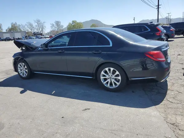 WDDZF4KB9KA590472 2019 MERCEDES-BENZ E-KLASSE - Image 2