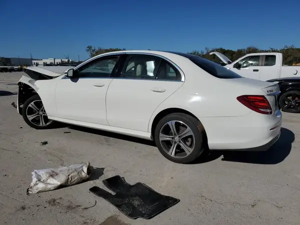 WDDZF4KBXHA132934 2017 MERCEDES-BENZ E-KLASSE - Image 2