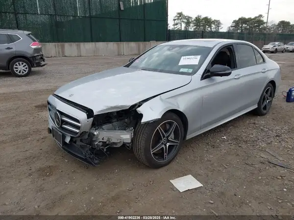 WDDZF4KBXJA437064 2018 MERCEDES-BENZ E-KLASSE - Image 2